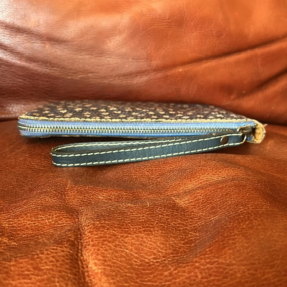 Patricia Nash Pouch - Picture 2 of 8